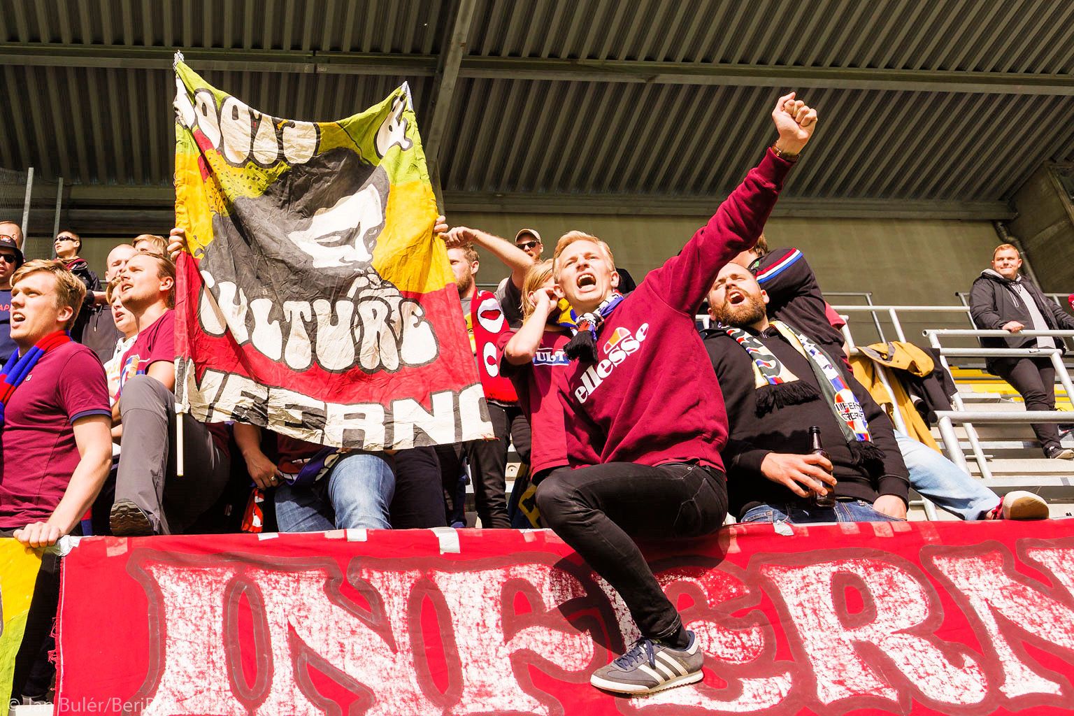 Fotograferad med Canon EOS 5D Mark III och EF16-35mm f/2.8L II USM @ 23mm f7.1,  1/800s och ISO 400