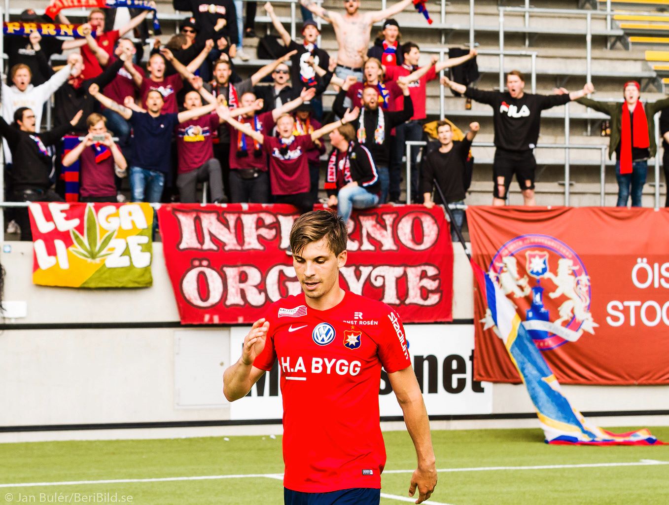 Fotograferad med Canon EOS 7D och EF70-200mm f/2.8L IS II USM @ 70mm f5,  1/1000s och ISO 400